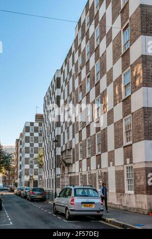 Les appartements de page Street à Westminster étaient les seuls logements sociaux conçus par Sir Edwin Lutyens. Construit en 1928-30. Banque D'Images