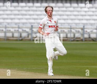 Chelmsford, Royaume-Uni. 24 mars 2021. CHELMSFORD ANGLETERRE - MARS 24: Ben Allison d'Essex pendant la deuxième journée amicale de 2 match entre le CCC d'Essex et le CCC de Lancashire au terrain du comté de Cloudfm le 24 mars 2021 à Chelmsford, Angleterre crédit: Action Foto Sport/Alay Live News Banque D'Images