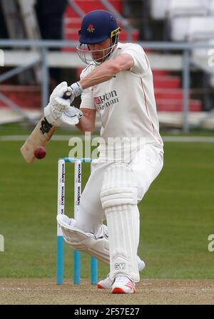 Chelmsford, Royaume-Uni. 24 mars 2021. CHELMSFORD ANGLETERRE - MARS 24: Dane Vilas de Lancashire CCC pendant le deuxième jour amical match entre Essex CCC et Lancashire CCC au terrain du comté de Cloudfm le 24 mars 2021 à Chelmsford, Angleterre crédit: Action Foto Sport/Alay Live News Banque D'Images