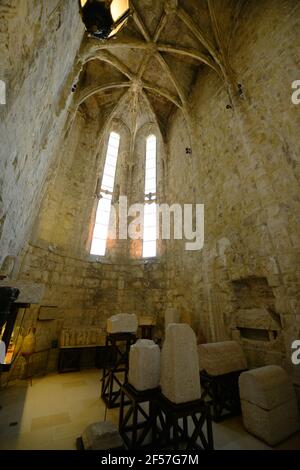 Autel du couvent des Carmo (portugais: Igreja de Carmo). L'église est la ruine du tremblement de terre de Lisbonne en 1755 dans la ville de Lisbonne, Portugal. Banque D'Images