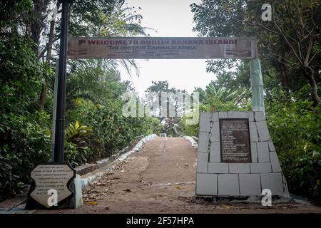 Dublin, Sierra Leone. 09e mars 2021. L'entrée principale des îles Banana.les îles Banana étaient autrefois un port de traite des esclaves. Ils sont maintenant à la maison de quelques centaines de personnes. Les îles Banana ont été relativement intactes par la guerre civile brutale en Sierra Leone et par la suite par l'épidémie d'Ebola. (Photo de Sally Hayden/SOPA Images/Sipa USA) crédit: SIPA USA/Alay Live News Banque D'Images