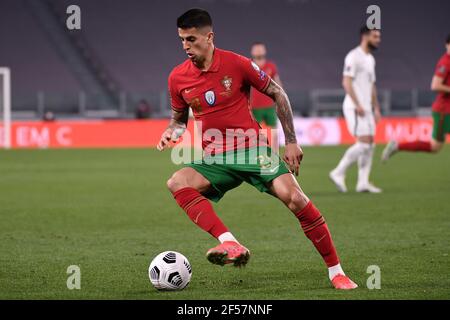 Reggio Emilia, Italie. 24 mars 2021. Joao Cancelo Portugal en action pendant la coupe du monde de la FIFA Qatar 2022 qualification football match entre le Portugal et l'Azerbaïdjan au stade de Juventus à Turin (Italie), le 24 mars 2021. Photo Federico Tardito/Insidefoto Credit: Insidefoto srl/Alay Live News Banque D'Images