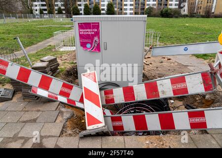 Deutsche Telekom chantier dans le quartier Hochheide de Duisburg, connexion Internet rapide, réseau fibre optique, extension haut débit, NRW, Banque D'Images