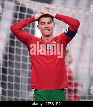 Turin, Italie. 24 mars 2020. Cristiano Ronaldo, du Portugal, réagit lors d'un match du groupe A entre le Portugal et l'Azerbaïdjan à Turin, en Italie, le 24 mars 2020, lors de la coupe du monde de la FIFA 2022. Credit: Federico Tardito/Xinhua/Alamy Live News Banque D'Images