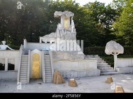 Mémorial aux victimes de l'accident de l'autocar de Beaune en 1982, à Curney, Merteuil, France Banque D'Images