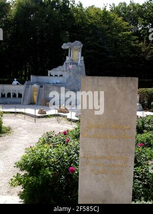 Mémorial aux victimes de l'accident de l'autocar de Beaune en 1982, à Curney, Merteuil, France Banque D'Images