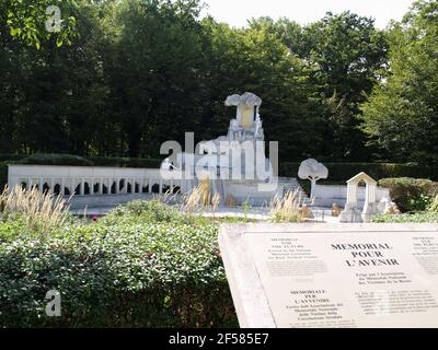 Mémorial aux victimes de l'accident de l'autocar de Beaune en 1982, à Curney, Merteuil, France Banque D'Images