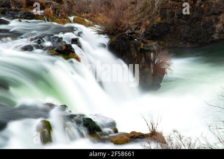 Steelhead Falls, rivière Deschutes Wild & Scenic, zone d'étude de la nature sauvage des chutes Steelhead, Oregon Banque D'Images