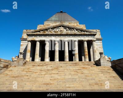 Le Sanctuaire du souvenir à Melbourne. Mémorial de guerre, musée et monument situé dans le domaine de Kings. Victoria, Australie. Banque D'Images