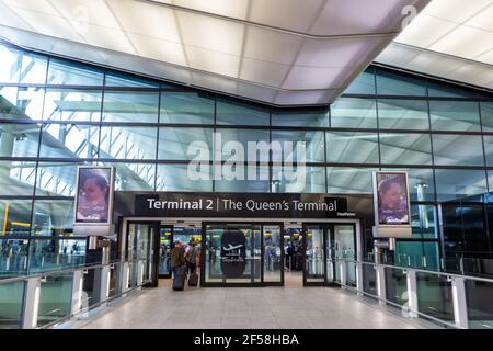 Londres, Royaume-Uni - 1er août 2018 : terminal 2 de l'aéroport de Londres Heathrow LHR au Royaume-Uni. Banque D'Images