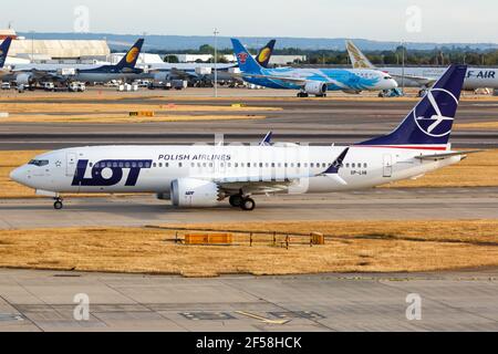 Londres, Royaume-Uni - 1 août 2018: LOT Polish Airlines Boeing 737 MAX 8 avion London Heathrow Airport au Royaume-Uni. Boeing est un AME Banque D'Images