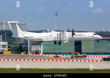 Stuttgart, Allemagne - 21 mai 2018 : avion Bombardier DHC-8-400 Eurowings à l'aéroport de Stuttgart en Allemagne. Banque D'Images