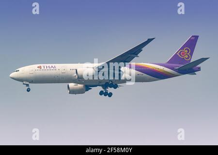 Bangkok, Thaïlande - 24. Janvier 2018 : Boeing 777 de Thai Airways à l'aéroport Suvarnabhumi de Bangkok (BKK) en Thaïlande. Boeing est un fabricant d'avions b Banque D'Images