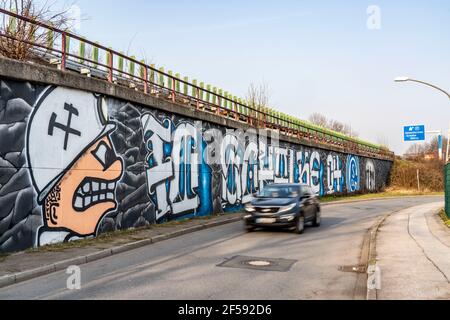 Murale grand format, graffiti, de la scène des fans de Schalke, sous l'autoroute A42, sortie Gelsenkirchen-Schalke, Ruhrpott Romantik, Gelsenkirchen, NRW, All Banque D'Images