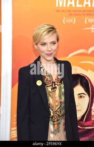 New York, NY, le 24 septembre 2015, Scarlett Johansson assiste à la première de New York « il m'a nommé Malala » au théâtre Ziegfeld Banque D'Images