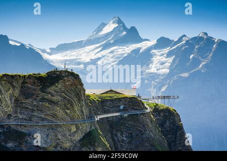 Géographie / Voyage, Suisse, Schreckhorn (pic), 4078 m, Roof Ridge Cliff Walk, Additional-Rights-Clearance-Info-not-available Banque D'Images