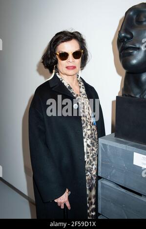 Bianca Jagger participe à la soirée d'ouverture de la Contini Art Gallery, Mayfair, Londres Banque D'Images