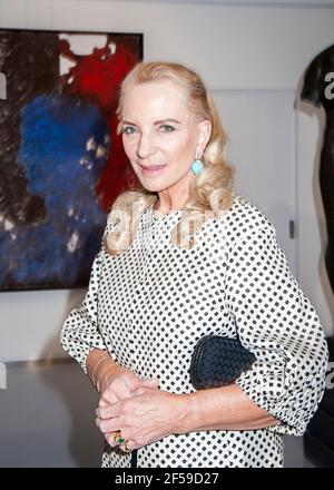 HRH la princesse Michael de Kent assiste à la soirée d'ouverture de la galerie d'art Contini, Mayfair, Londres Banque D'Images