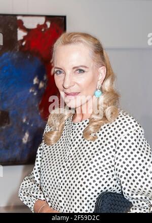 HRH la princesse Michael de Kent assiste à la soirée d'ouverture de la galerie d'art Contini, Mayfair, Londres Banque D'Images