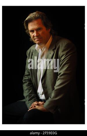Jeff Bridges à Londres pour promouvoir son dernier film K-PAX, dans le Dorchester Hotel.pic David Sandison 22/11/2001 Banque D'Images
