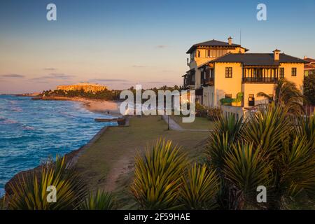 Cuba, Varadero, manoir Zanadu avec Melia Varadero Hôtel en arrière-plan Banque D'Images