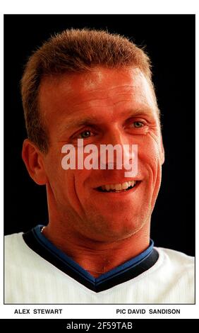 Joueur de cricket d'Alec Stewart pour l'Angleterre et le Surrey, juillet 1999 Banque D'Images