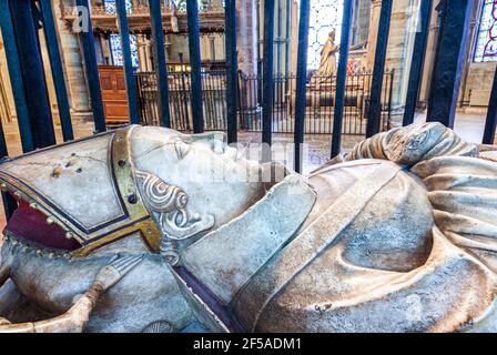 Le tombeau de William Courtenay, archevêque de Canterbury 1381-1396, à la cathédrale de Canterbury, Kent, Royaume-Uni Banque D'Images