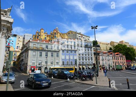 Bâtiments historiques sur Rua Caminhos de Ferro 124 à Calcada do forte dans le quartier historique d'Alfama à Lisbonne, Portugal. Banque D'Images