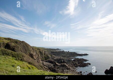 Le rivage des Rocheuses à Torrs point à l'embouchure de Kirkcudbright Bay Kirkcudbright Dumfries et Galloway Écosse Banque D'Images