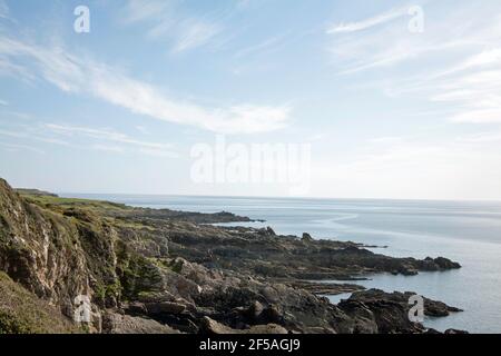 Le rivage des Rocheuses à Torrs point à l'embouchure de Kirkcudbright Bay Kirkcudbright Dumfries et Galloway Écosse Banque D'Images