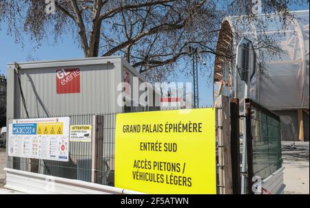 GRAND PALAIS TEMPORAIRE CONSTRUIT PAR GL EVENTS ET CONÇU PAR L'ARCHITECTE JEAN-MICHEL WILMOTTE Banque D'Images