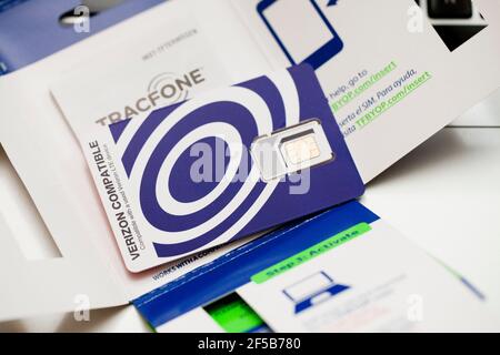 Kit de carte SIM sans fil TRACFONE - Etats-Unis Banque D'Images