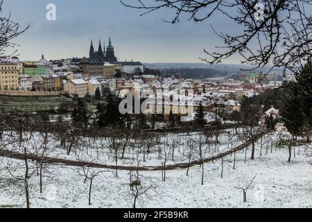 Vue d'hiver sur Prague, Tchéquie Banque D'Images