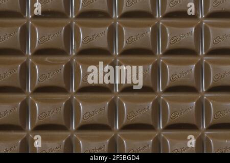 Barre de lait de chocolat Cadbury Dairy Banque D'Images