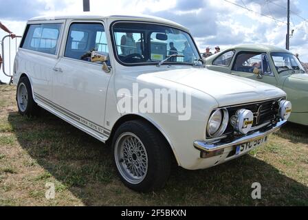 Un 1980 Austin Mini 1275 GT a été exposé au salon automobile classique de la Riviera anglaise, Paignton, Devon, Angleterre, Royaume-Uni. Banque D'Images