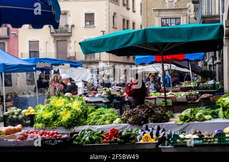 Vic marché hebdomadaire, produits frais et biologiques, Barcelone, Catalogne, Espagne. Banque D'Images