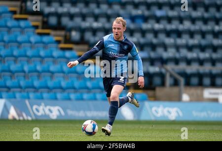 High Wycombe, Royaume-Uni. 25 mars 2021. Jack Grimmer de Wycombe Wanderers lors d'un match amical derrière des portes fermées de 2020/21 entre Wycombe Wanderers et Ebbsfleet Unis à Adams Park, High Wycombe, Angleterre le 25 mars 2021. Photo d'Andy Rowland. Crédit : Prime Media Images/Alamy Live News Banque D'Images