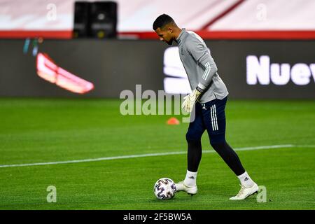 GRENADE, ESPAGNE - MARS 25: Robert Sanchez d'Espagne pendant la coupe du monde de la FIFA 2022 Qatar qualificateur match entre l'Espagne et la Grèce à Estadio Municipal Banque D'Images