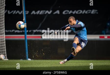 High Wycombe, Royaume-Uni. 25 mars 2021. Curtis Thompson de Wycombe Wanderers lors d'un match amical de 2020/21 derrière des portes fermées entre Wycombe Wanderers et Ebbsfleet Unis à Adams Park, High Wycombe, Angleterre, le 25 mars 2021. Photo d'Andy Rowland. Crédit : Prime Media Images/Alamy Live News Banque D'Images