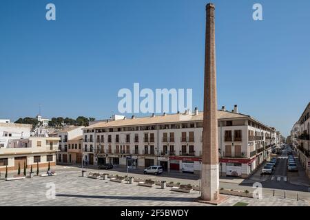 Cheminée du Conservera Chulvi, une usine emblématique du début du XXe siècle qui a fermé à El Puig, Valence, Espagne, Europe Banque D'Images