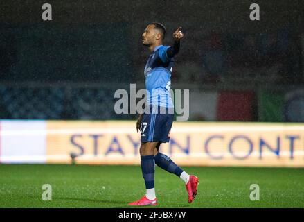 Jordan Obita de Wycombe Wanderers pendant le championnat Sky Bet Derrière des portes fermées, il y a un match entre Wycombe Wanderers et Birmingham City À Adams par Banque D'Images