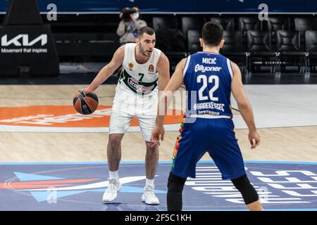 Istanbul, Turquie. 25 mars 2021. #7 Eleftherios Bochoridis de Panathinaikos OPAP Athènes joue contre Anadolu Efes Istanbul dans le Round 31 de la saison régulière EuroLeague 2020/2021 de Turkish Airlines à Sinan Erdem Sports Arena. (Note finale; Anadolu Efes Istanbul 85:65 Panathinaikos OPAP Athènes) (photo de Nicholas Muller/SOPA Images/Sipa USA) crédit: SIPA USA/Alay Live News Banque D'Images