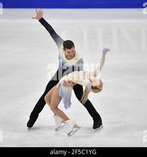 STOCKHOLM 20210325 Alexa Knierim et Brandon Frazier des États-Unis lors de la finale de patinage par paires libre aux Championnats du monde de patinage artistique de l'UIP en Suède le jeudi 25 mars 2021. Photo Anders Wiklund / TT Kod 10040 ***SUÈDE OUT*** Banque D'Images