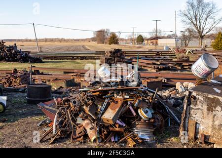 Une pile de courrier indésirable dans le nord de Judson, Indiana, États-Unis. Banque D'Images