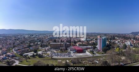 Photographie aérienne de Sempeter Panorama. Ville est connue comme Centre hospitalier de la région Nord Primorska en Slovénie. Banque D'Images