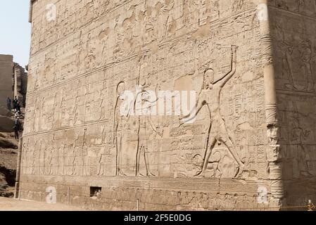 Esna en Egypte : le Temple de Khnum Banque D'Images