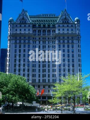 2002 HÔTEL HISTORIQUE FAIRMONT PLAZA (©HENRY J HARDENBERGH 1907) CINQUIÈME AVENUE MANHATTAN NEW YORK CITY ÉTATS-UNIS Banque D'Images