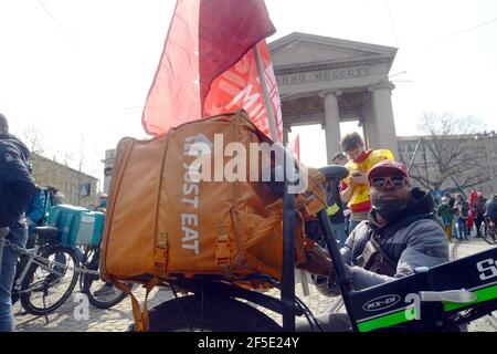 Milan, Italie. 26 mars 2021. Milan, Piazza 24 Maggio, Riders Ciclofattorini garnison Strike usage éditorial seulement crédit: Agence de photo indépendante/Alamy Live News Banque D'Images