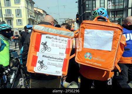 Milan, Italie. 26 mars 2021. Milan, Piazza 24 Maggio, Riders Ciclofattorini garnison Strike usage éditorial seulement crédit: Agence de photo indépendante/Alamy Live News Banque D'Images