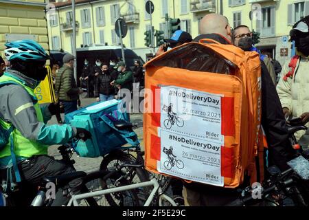 Milan, Italie. 26 mars 2021. Milan, Piazza 24 Maggio, Riders Ciclofattorini garnison Strike usage éditorial seulement crédit: Agence de photo indépendante/Alamy Live News Banque D'Images